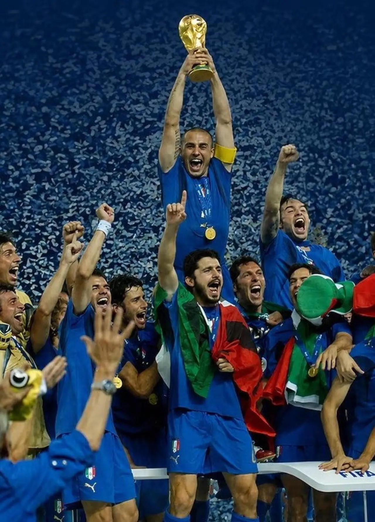 Movie poster "La Finale - Italia Francia 2006 - Il cielo è azzurro sopra Berlino"