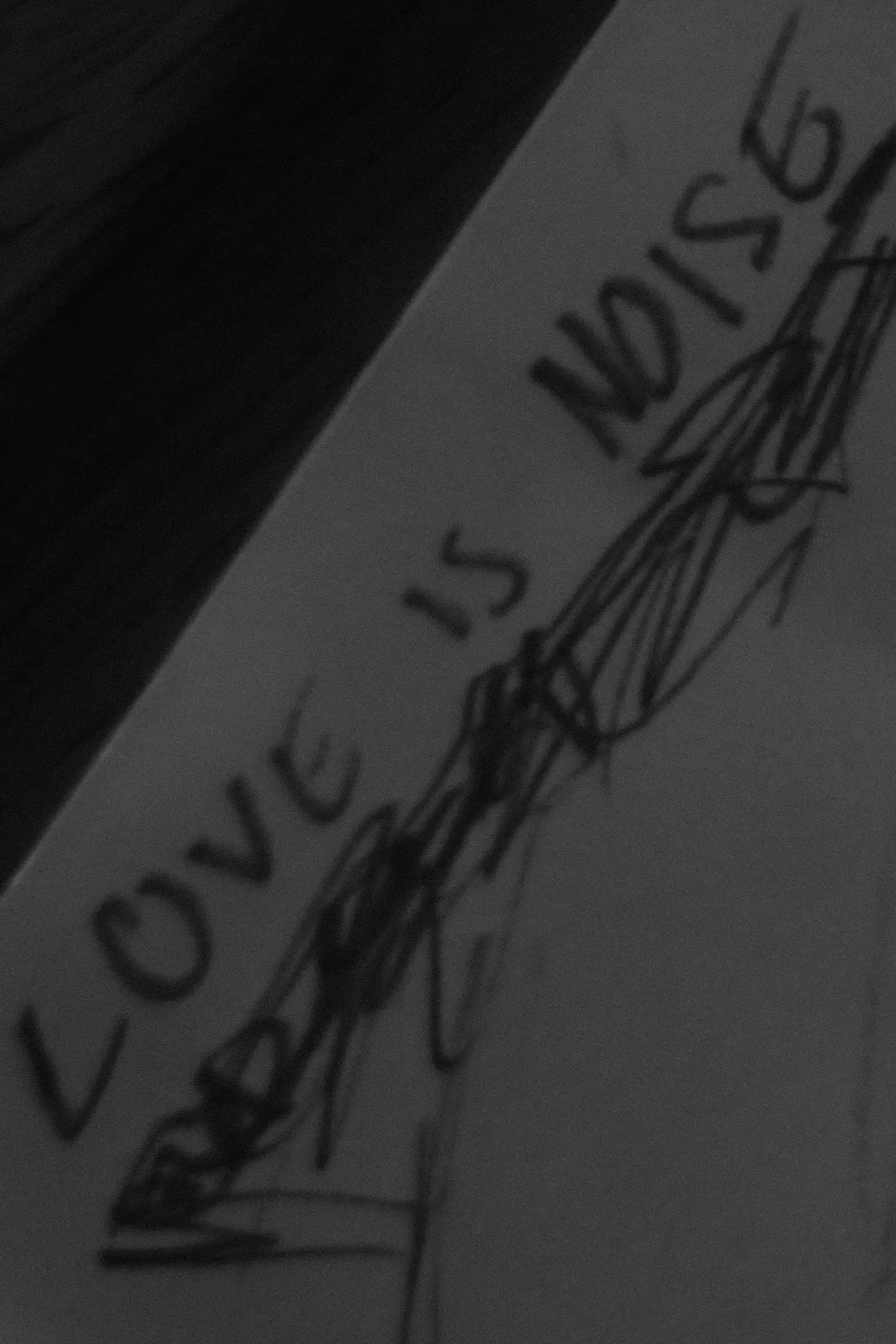 Movie poster "Love is noise"