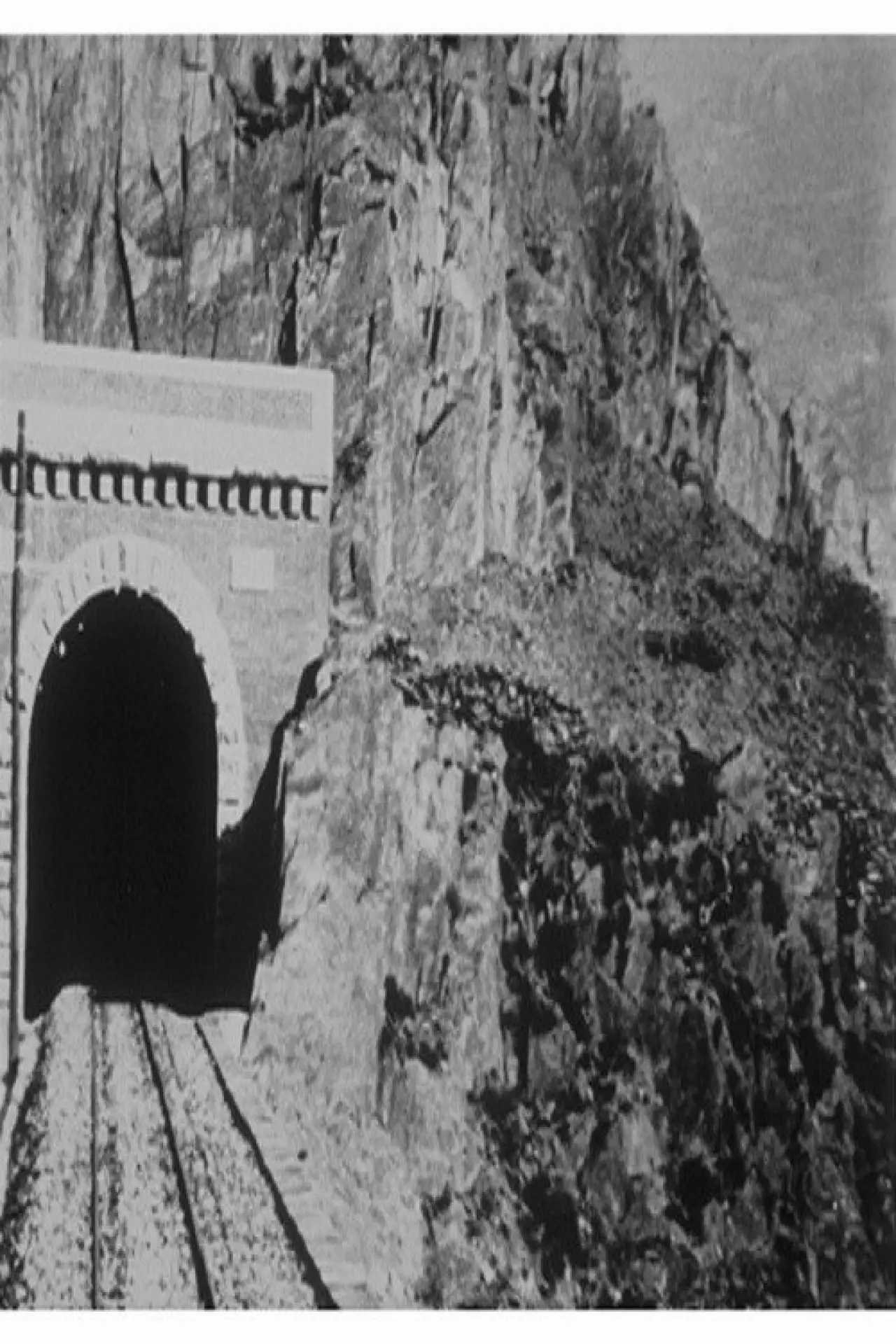 Movie poster "Panorama de la ligne de Cauterets, III. Le tunnel"