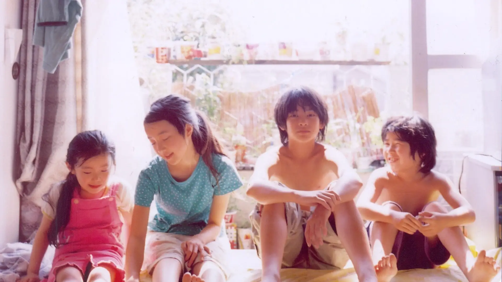 Video for the film Nobody Knows — Nobody Knows - 誰も知らない (2004) - Official Trailer, English Sub