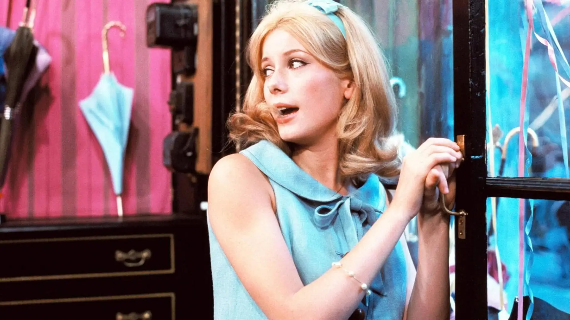 Video for the film The Umbrellas of Cherbourg — New trailer for The Umbrellas of Cherbourg - back in cinemas 6 December | BFI