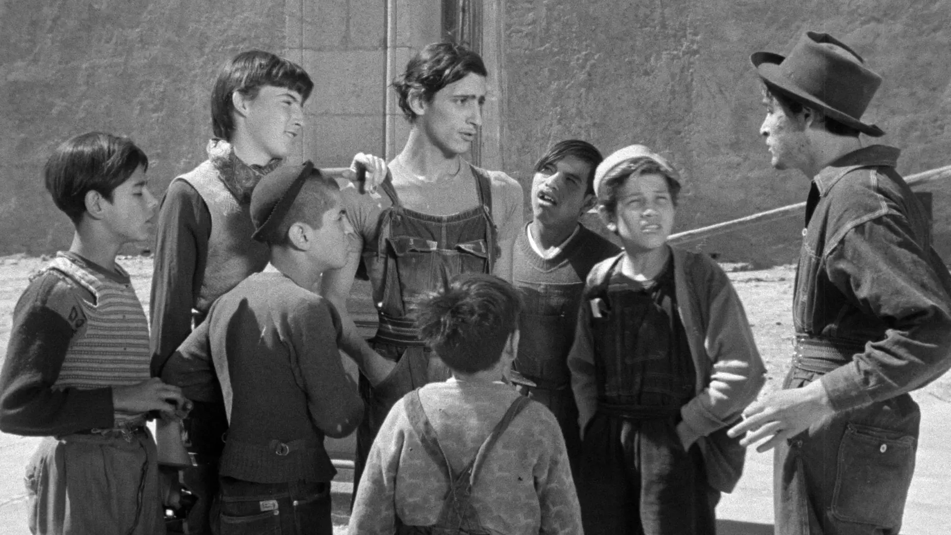 Video for the film The Young and the Damned — Los olvidados (Pelicula Luis Buñuel) Año: 1950