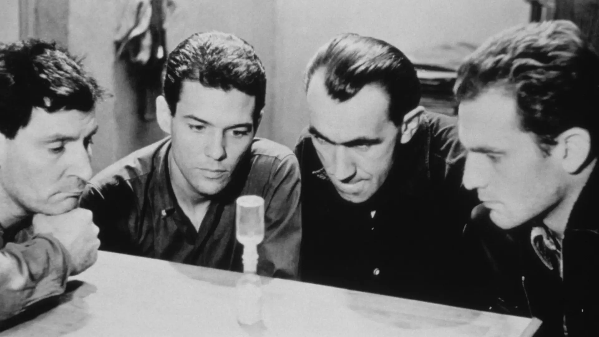 Video for the film Le Trou — LE TROU - Trailer