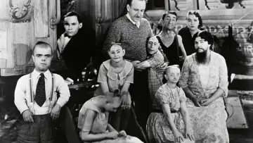 Backdrop to the movie "Freaks" #753619