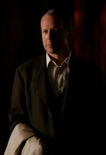 Poster to the movie "Lucky Number Slevin" #852574