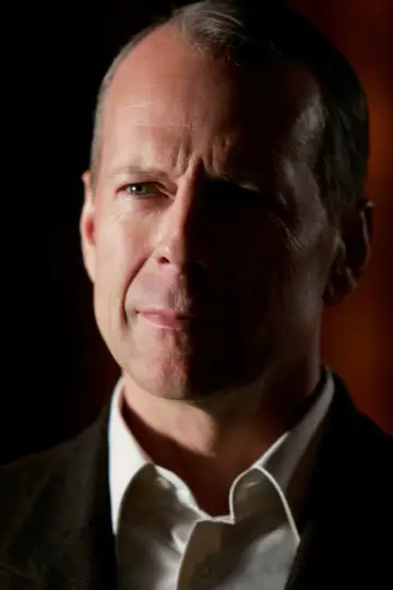 Poster to the movie "Lucky Number Slevin" #852579