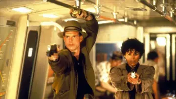 Backdrop to the movie "Predator 2" #1576885