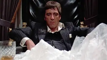 Backdrop to the movie "Scarface" #556332