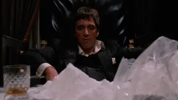 Backdrop to the movie "Scarface" #556347