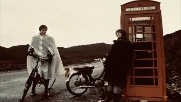 Backdrop to the movie "Breaking the Waves" #906957