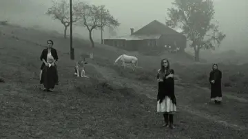 Backdrop to the movie "Nostalgia" #753144