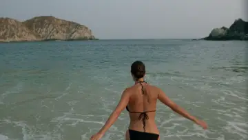 Backdrop to the movie "Y Tu Mamá También" #698391