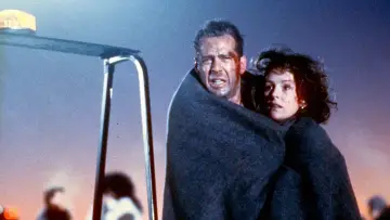 Backdrop to the movie "Die Hard 2" #596191