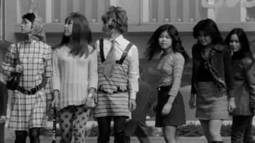 Backdrop to the movie "Funeral Parade of Roses" #872075