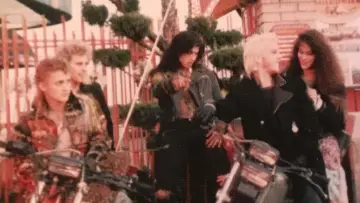 Backdrop to the movie "The Lost Boys" #656347