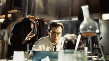 Backdrop to the movie "Re-Animator" #875487