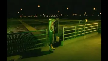Backdrop to the movie "Nowhere" #900004