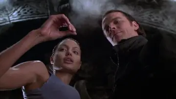 Backdrop to the movie "Lara Croft: Tomb Raider" #804730