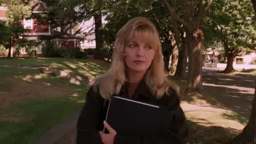 Backdrop to the movie "Twin Peaks: Fire Walk with Me" #847002