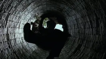 Backdrop to the movie "Batman Begins" #558571