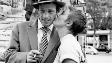 Backdrop to the movie "Breathless" #534456