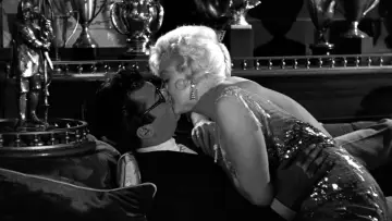Backdrop to the movie "Some Like It Hot" #444312