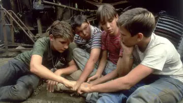 Backdrop to the movie "Stand by Me" #914638
