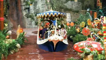 Backdrop to the movie "Willy Wonka & the Chocolate Factory" #845207