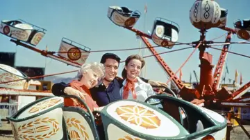 Backdrop to the movie "Roustabout" #1132672