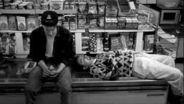 Backdrop to the movie "Clerks" #1198648