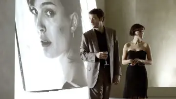 Backdrop to the movie "Closer" #675442
