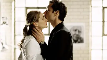 Backdrop to the movie "Closer" #675476