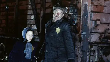 Backdrop to the movie "Jakob the Liar" #996452
