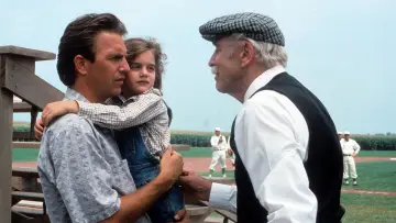 Backdrop to the movie "Field of Dreams" #719583