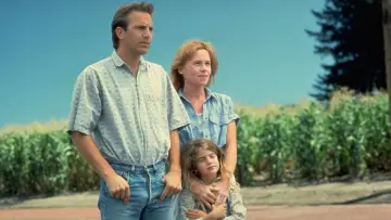 Backdrop to the movie "Field of Dreams" #719607
