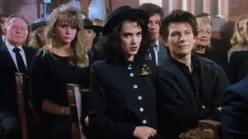 Backdrop to the movie "Heathers" #854834