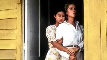 Backdrop to the movie "Indochine" #899537