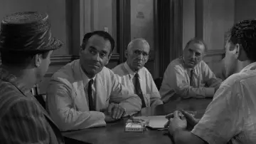 Backdrop to the movie "12 Angry Men" #830527
