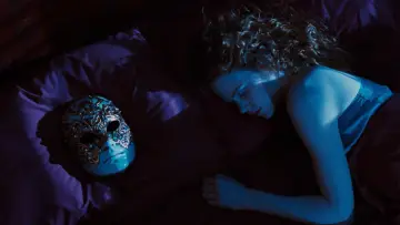 Backdrop to the movie "Eyes Wide Shut" #545424
