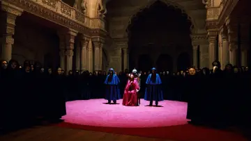 Backdrop to the movie "Eyes Wide Shut" #545555