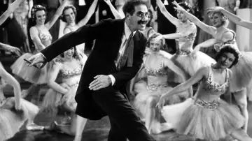 Backdrop to the movie "Duck Soup" #988607