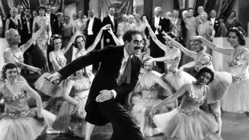 Backdrop to the movie "Duck Soup" #988609