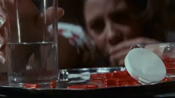 Backdrop to the movie "Valley of the Dolls" #1532542