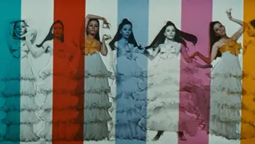 Backdrop to the movie "Valley of the Dolls" #1532564