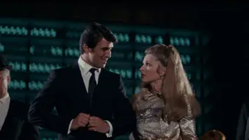 Backdrop to the movie "Valley of the Dolls" #1532570
