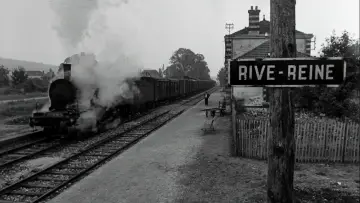 Backdrop to the movie "The Train" #1010413