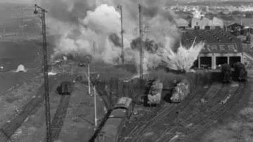 Backdrop to the movie "The Train" #1010418