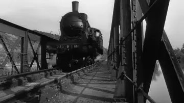 Backdrop to the movie "The Train" #1010419