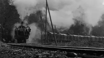 Backdrop to the movie "The Train" #1010420