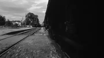 Backdrop to the movie "The Train" #1010423